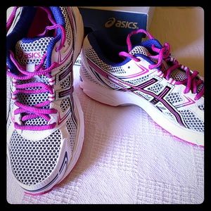 NWT ASICS “Gel Equation 7” running shoes 8.5 w/box